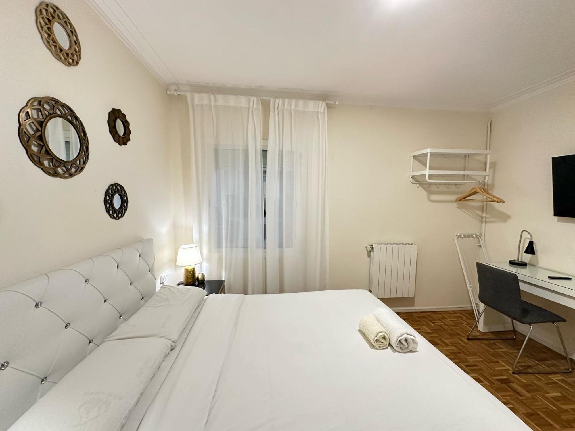 Villaroel Bed & Breakfast Barcelona