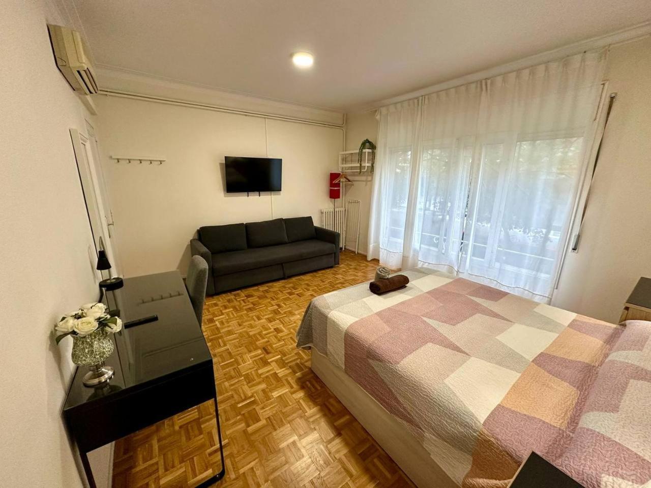 Villaroel Bed & Breakfast *